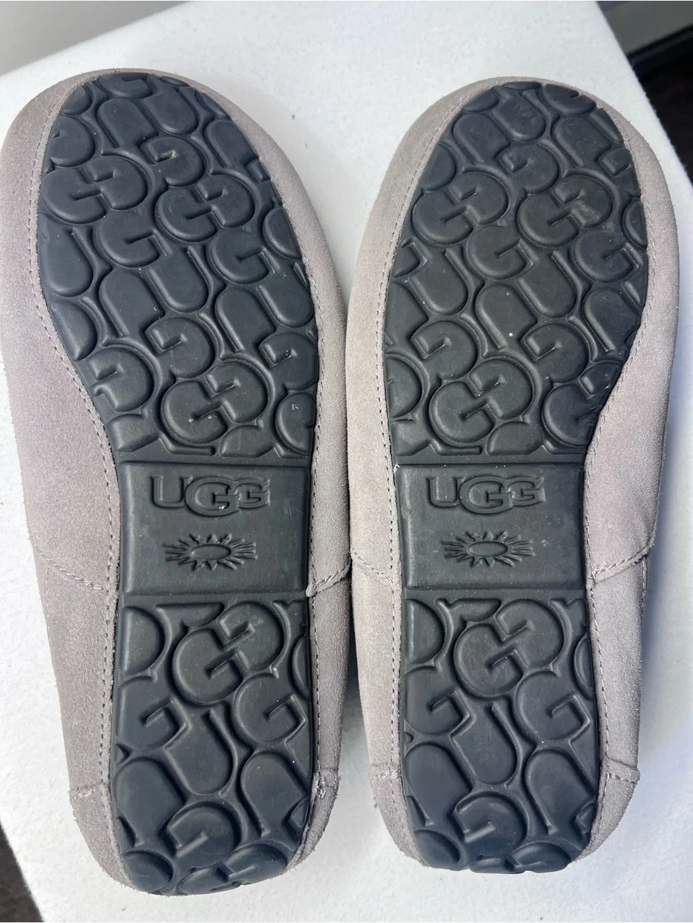 UGG classic slip
